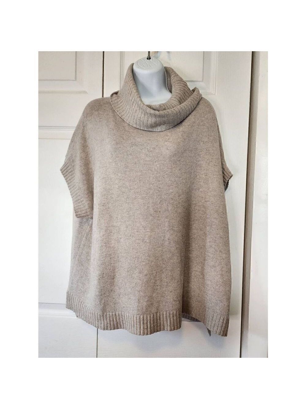 Forever 21 Tan Fuzzy Sweater Small - Picture 1 of 5